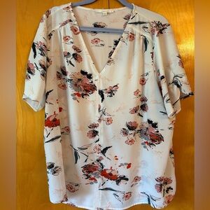 Fun 2 Fun Floral V-Neck Blouse in White and Red